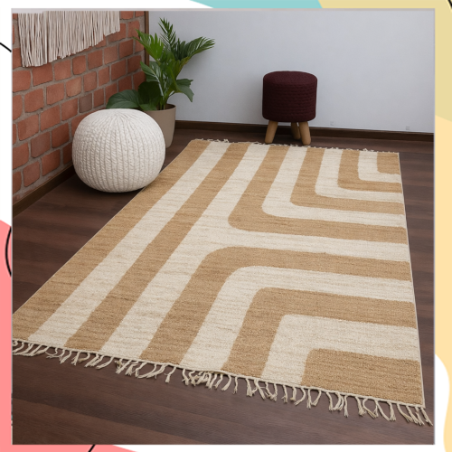 “זמן מדבר” – שטיח יוטה בהירה וצפופה ועליה רצועות כותנה תלת־מימדיות