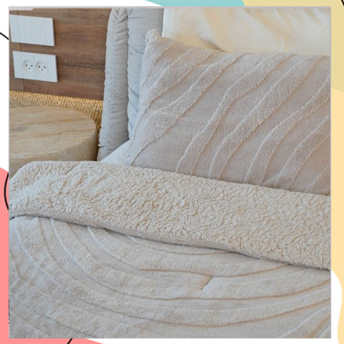 "אלכסיס" - מערכת חורף ג'אקרד מעוצבת הכוללת שמיכת פוך מבד דמוי מינק